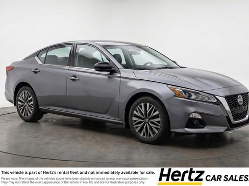 Used 2025 Nissan Altima 2.5 SV FWD image 1