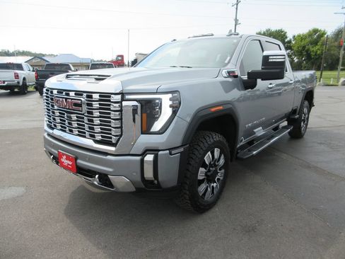 Used 2024 GMC Sierra 2500 Denali w/ Denali Reserve Package AWD/4WD image 13
