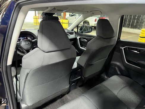 Used 2024 Toyota RAV4 XLE AWD/4WD image 27