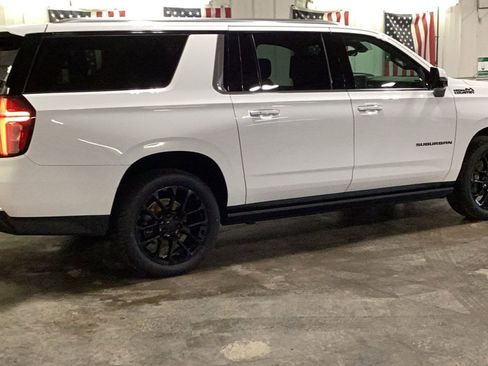 Used 2022 Chevrolet Suburban High Country image 19