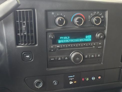 Used 2017 Chevrolet Express 2500 LS RWD image 35