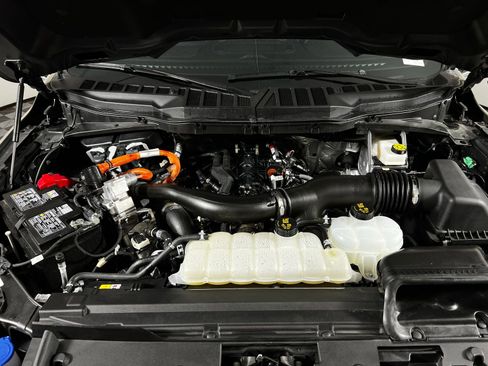 Used 2025 Ford F150 Lariat w/ Equipment Group 501A Mid AWD/4WD image 8