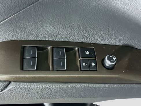 Used 2022 Toyota Camry XLE image 24