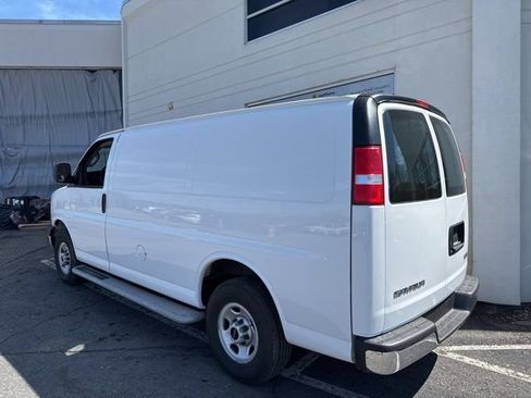 Used 2024 GMC Savana 2500 w/ Driver Convenience Package RWD image 3