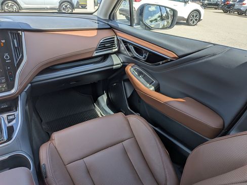 Used 2025 Subaru Outback Touring XT image 17