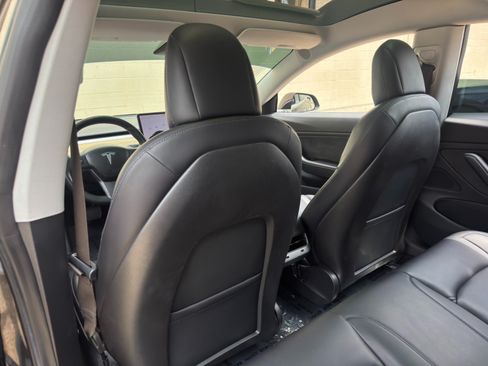 Used 2018 Tesla Model 3 Long Range RWD image 33