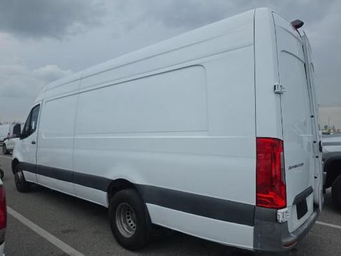 Used 2022 Mercedes-Benz Sprinter 3500 image 3