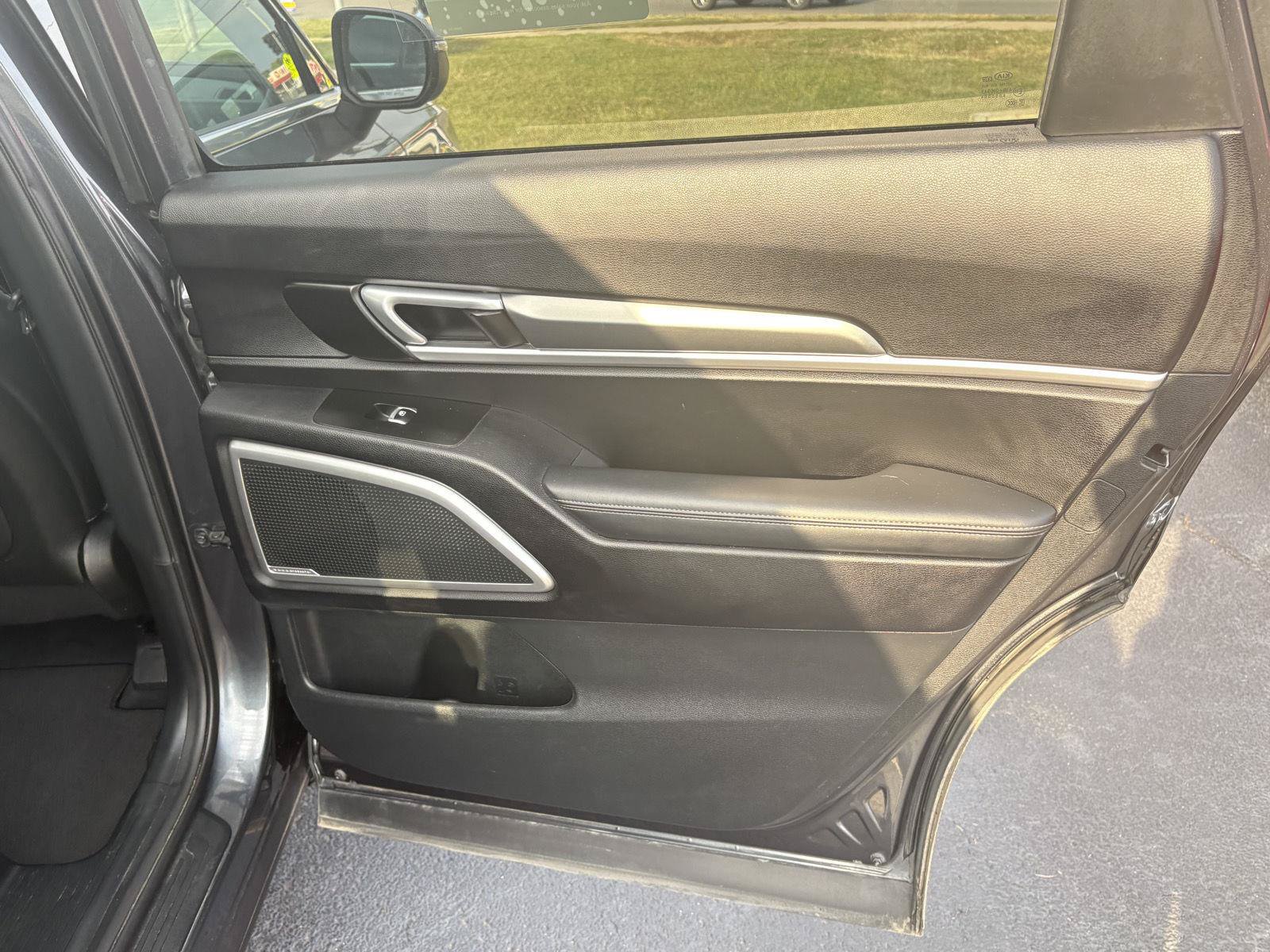 Used 2020 Kia Telluride S AWD/4WD image 16