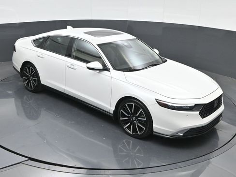 Used 2023 Honda Accord Touring image 44