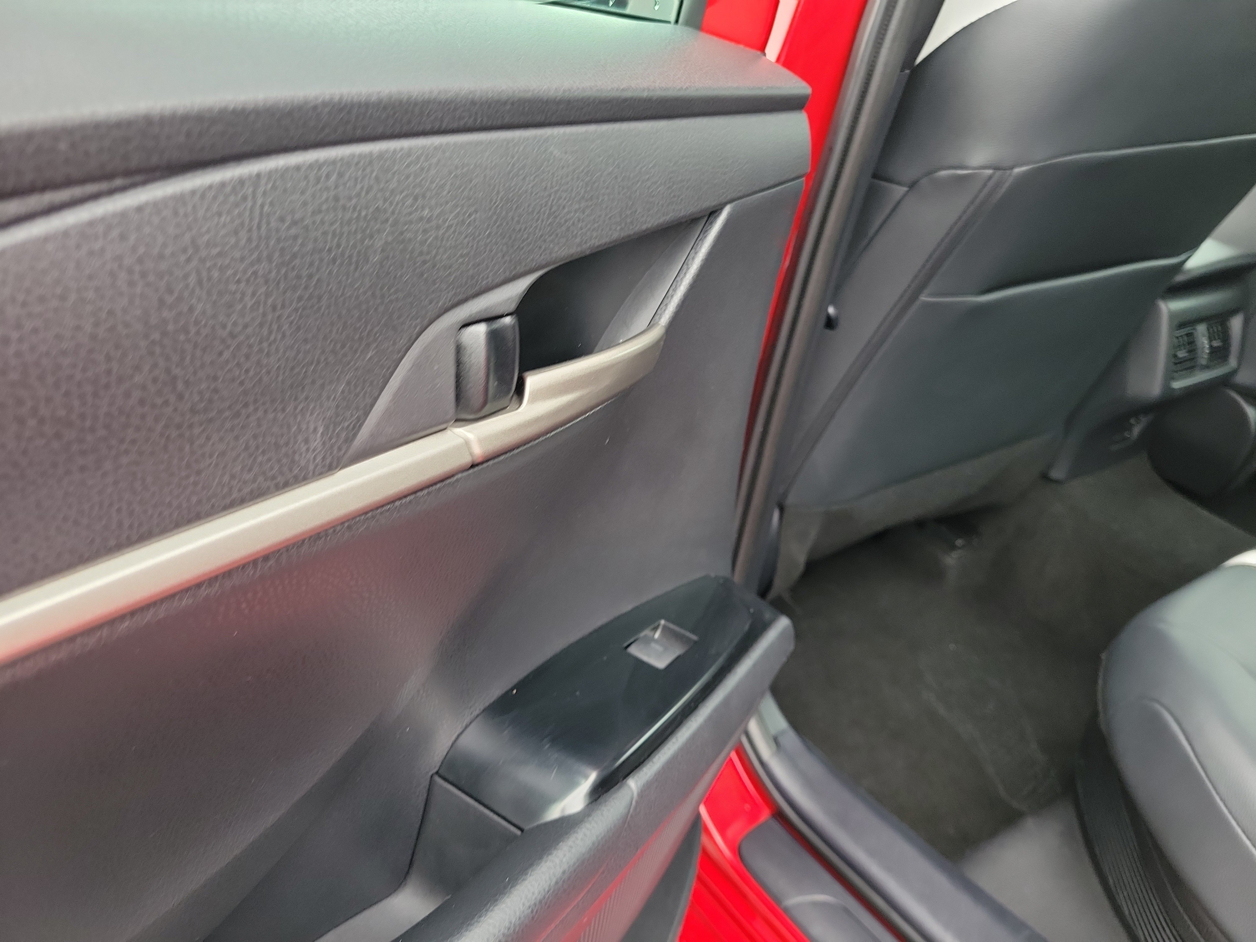 Used 2025 Toyota Camry SE FWD image 13