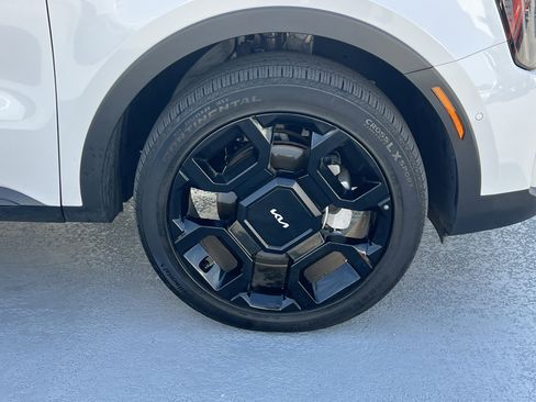 Certified 2024 Kia Sorento SX Prestige image 11