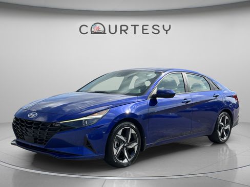 Used 2023 Hyundai Elantra SEL w/ Convenience Package image 1