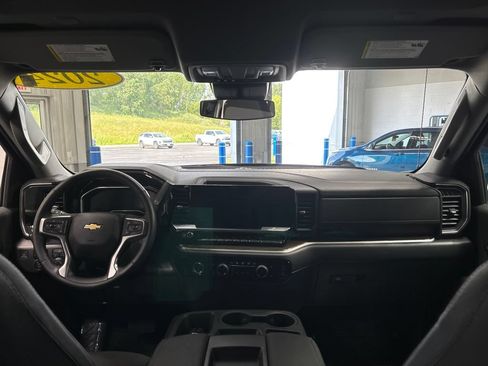 Used 2024 Chevrolet Silverado 1500 LT AWD/4WD image 11