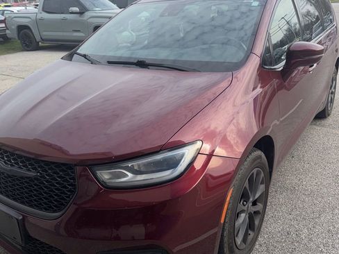 Used 2021 Chrysler Pacifica Limited w/ S Appearance Package image 5