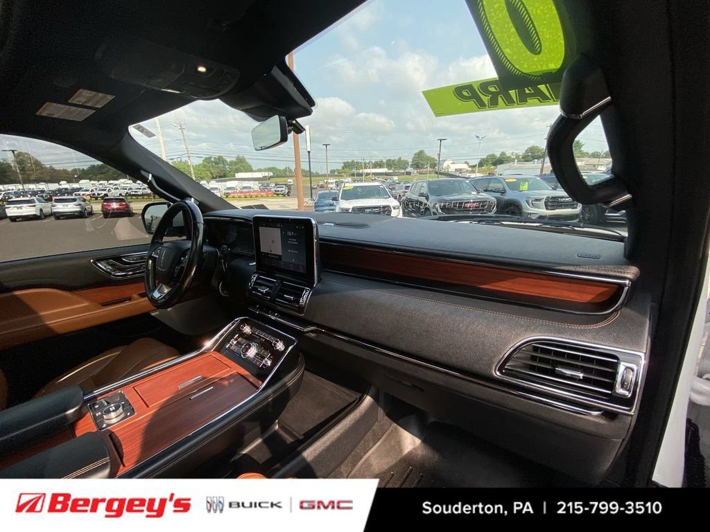 Used 2020 Lincoln Navigator Reserve w/ Equipment Group 208A Reserve AWD/4WD image 32