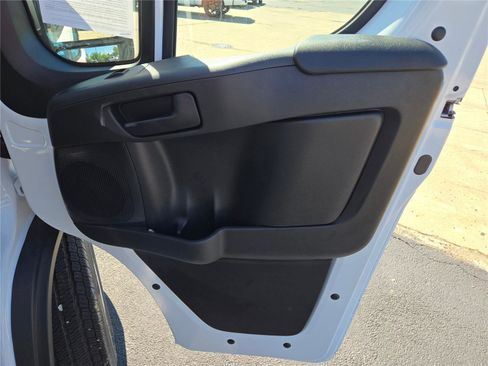 Used 2025 RAM ProMaster 2500 w/ Storage Group image 4