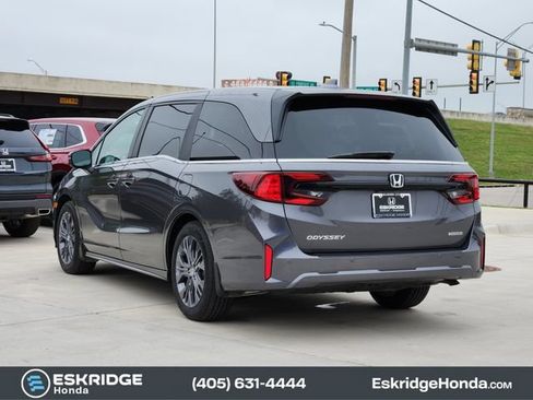 Certified 2026 Honda Odyssey Touring image 5