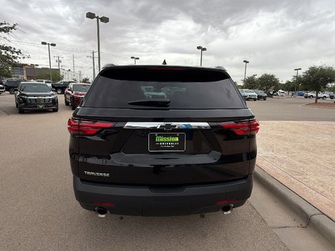 Used 2023 Chevrolet Traverse LS w/ Safety Package FWD image 4