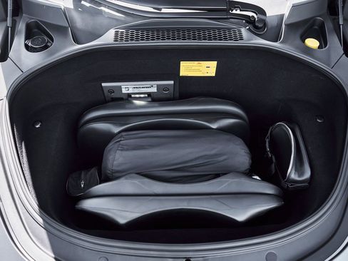 Used 2024 McLaren Artura RWD image 20
