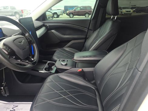 Used 2023 Ford Mustang Mach-E Select image 5