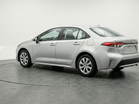 Used 2025 Toyota Corolla LE image 6