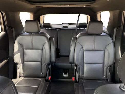 Used 2022 Chevrolet Traverse RS AWD/4WD image 15