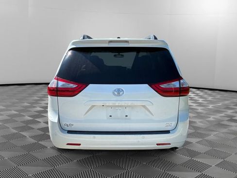 Used 2015 Toyota Sienna XLE Premium AWD/4WD image 4