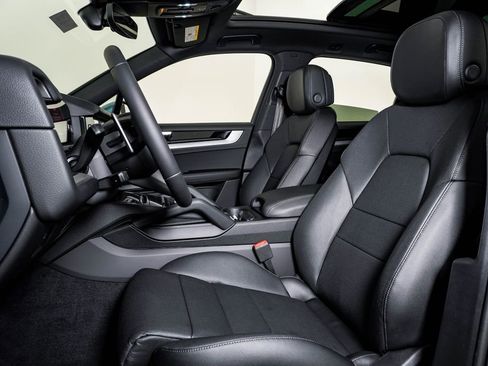 New 2026 Porsche Cayenne AWD/4WD image 5