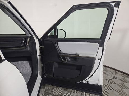 Used 2023 Rivian R1T Adventure image 18