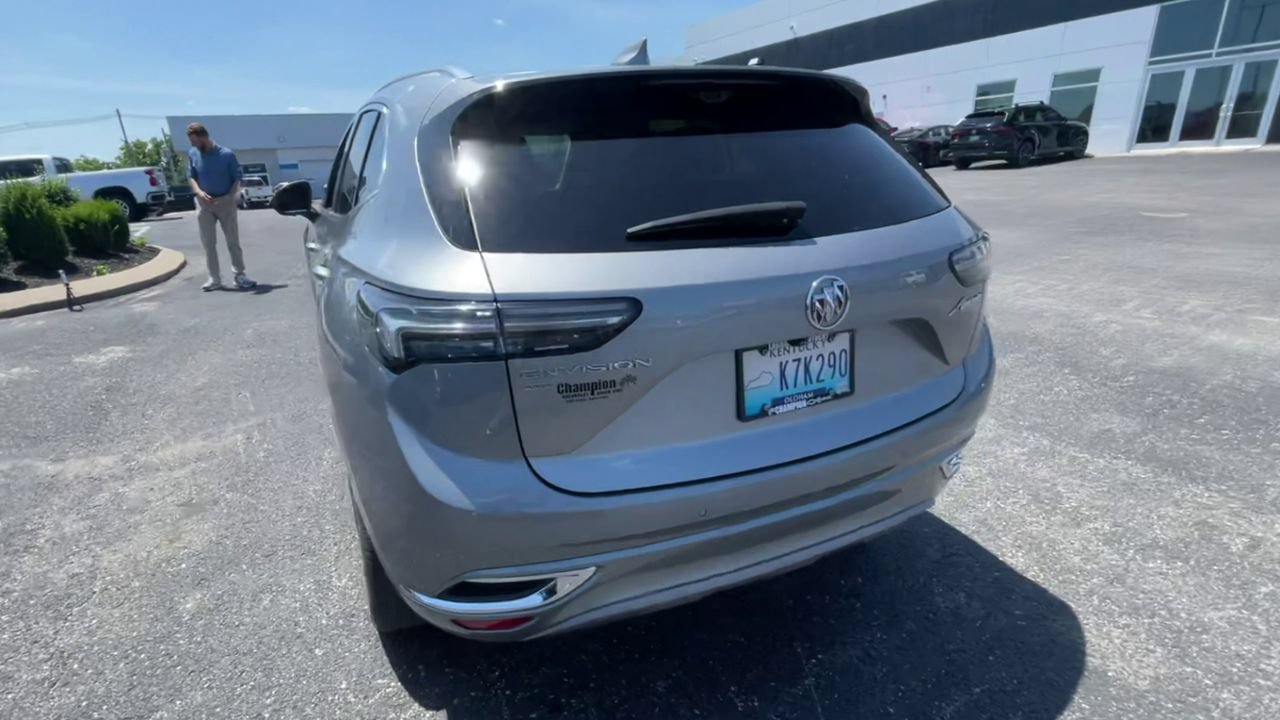 Used 2023 Buick Envision Avenir AWD/4WD image 8