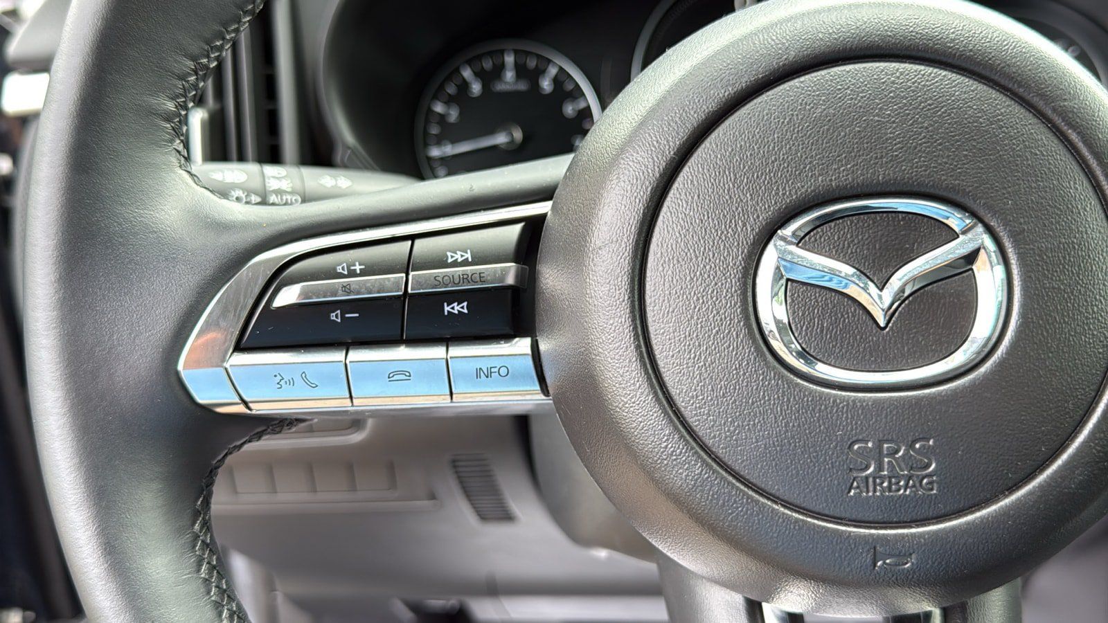Used 2025 MAZDA CX-50 AWD 2.5 S w/ Cargo Package image 12