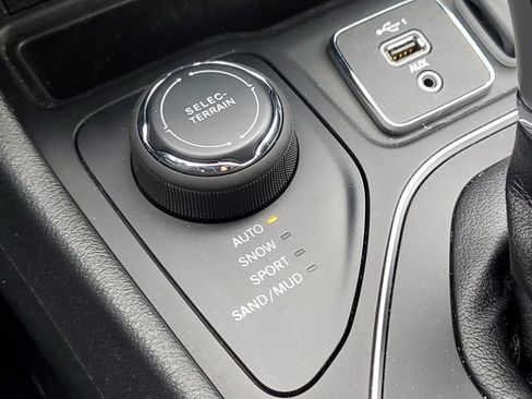 Used 2022 Jeep Cherokee Latitude Lux AWD/4WD image 20