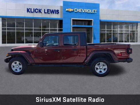 Used 2022 Jeep Gladiator Sport AWD/4WD image 9