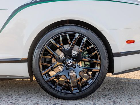 Used 2015 Bentley Continental GT3-R image 30