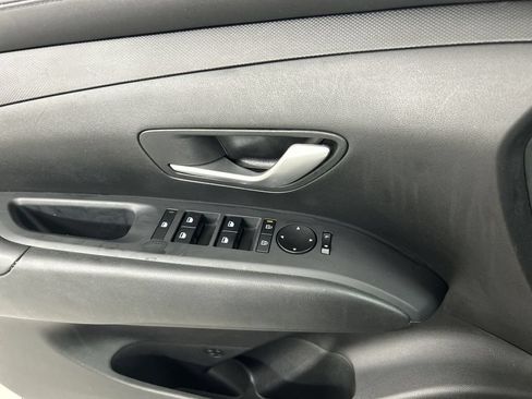 Used 2025 Hyundai Tucson SE AWD/4WD image 11