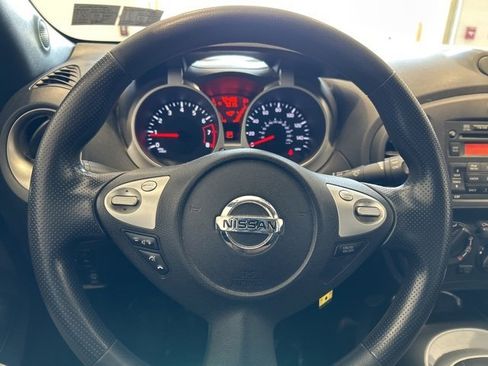 Used 2014 Nissan Juke S image 10