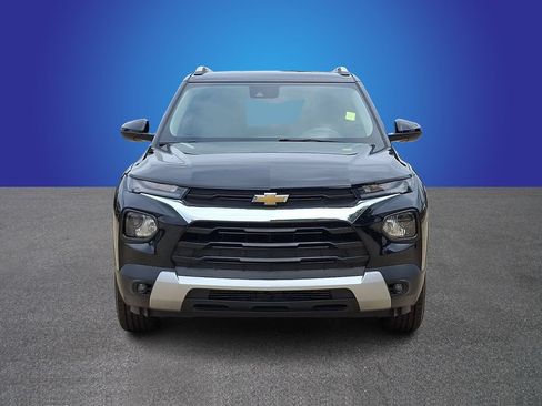 Used 2023 Chevrolet TrailBlazer LT w/ Convenience Package AWD/4WD image 2