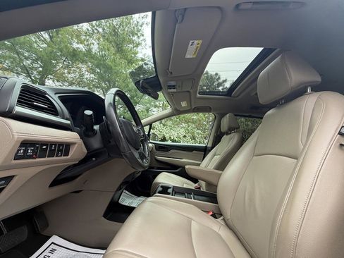 Used 2018 Honda Odyssey EX-L image 9