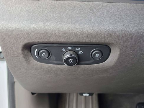 Used 2019 Chevrolet Traverse LT FWD image 30