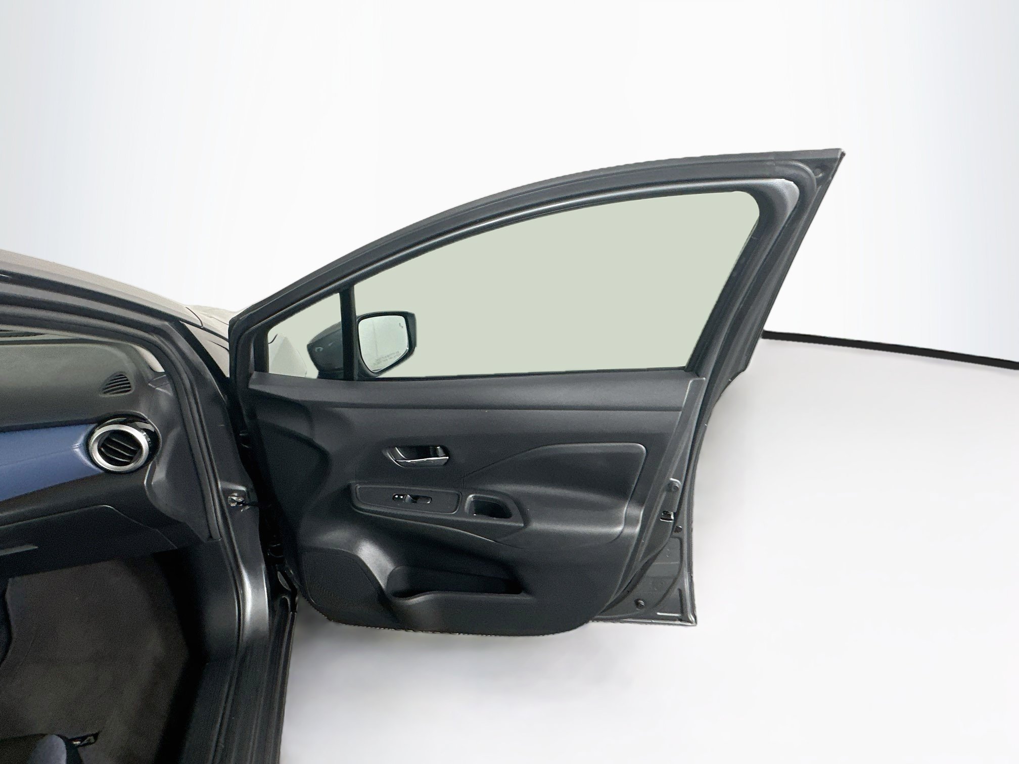 Used 2025 Nissan Versa SV FWD image 30