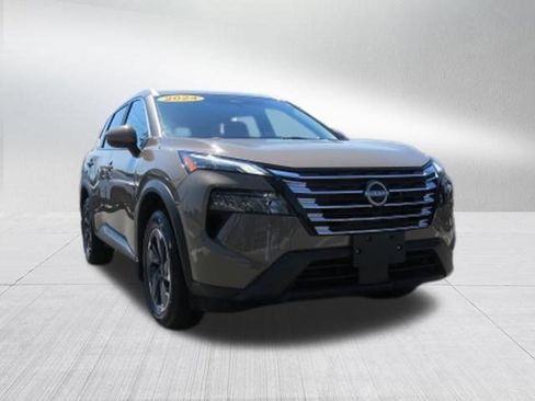 Used 2024 Nissan Rogue SV w/ SV Premium Package FWD image 9