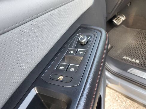 Used 2024 Volkswagen Atlas Peak Edition SE AWD/4WD image 19