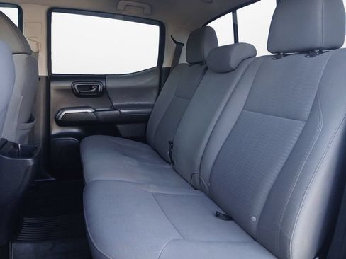 Used 2018 Toyota Tacoma SR5 RWD image 22