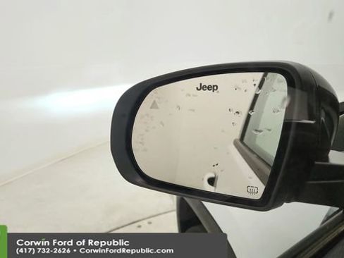 Used 2024 Jeep Compass Limited AWD/4WD image 12