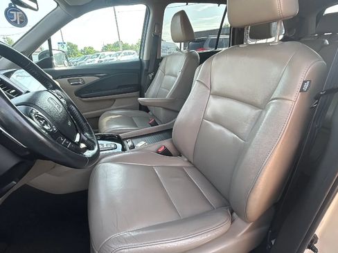 Used 2016 Honda Pilot Touring image 23