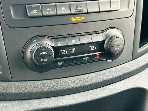 Used 2018 Mercedes-Benz Metris Passenger image 15