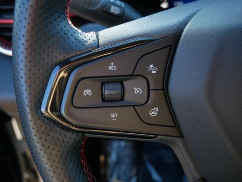 Used 2024 Chevrolet Trax RS w/ Sunroof Package image 28