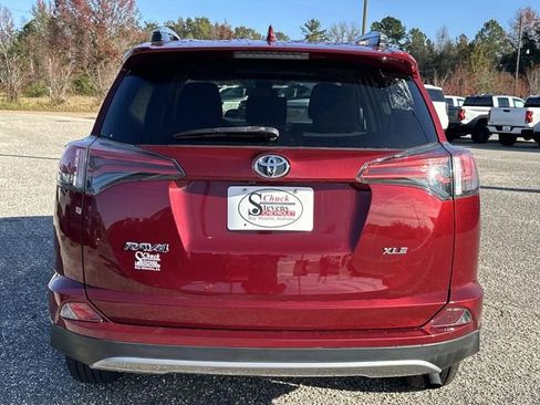 Used 2018 Toyota RAV4 XLE image 4
