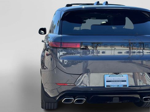 Used 2025 Land Rover Range Rover Sport Dynamic SE image 12