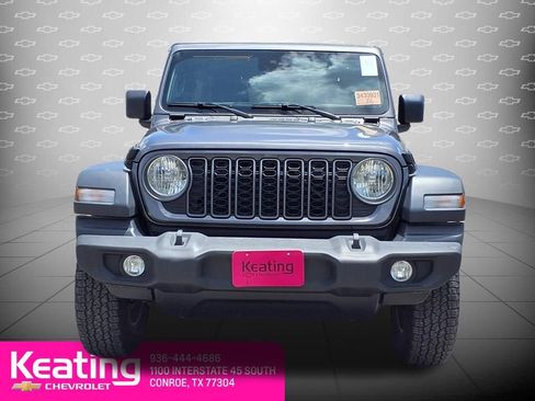 Used 2025 Jeep Wrangler Unlimited Sport AWD/4WD image 3